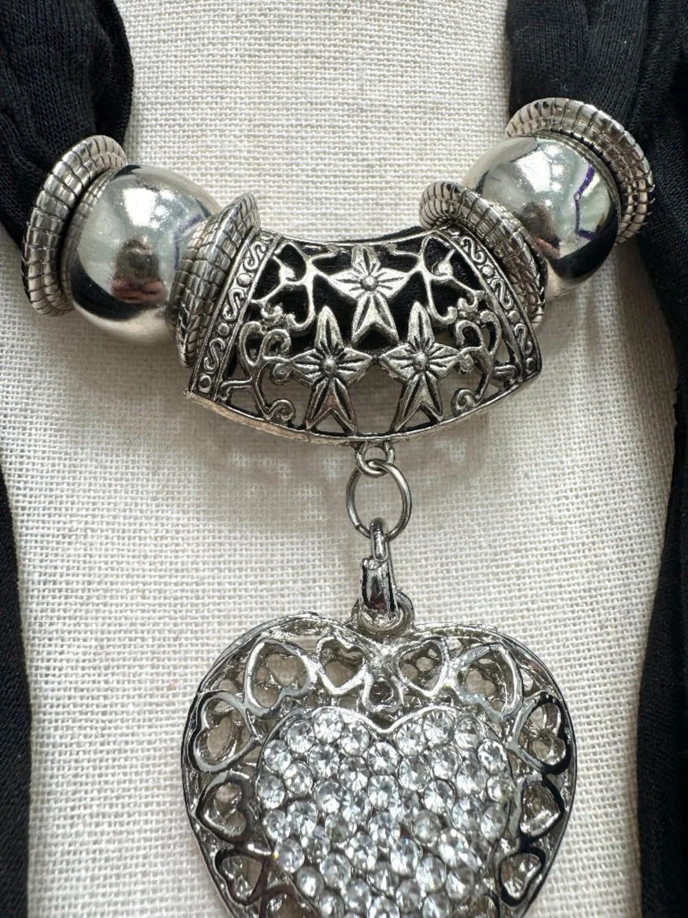 VINTAGE BARNEYS NEW YORK BLACK JEWELRY SCARF W HEART PENDANT & METAL ACCENTS
